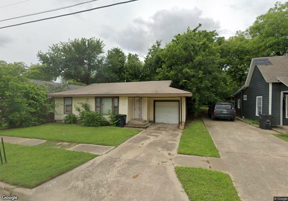 817 N Robinson St, Cleburne, TX 76031 - photo 1