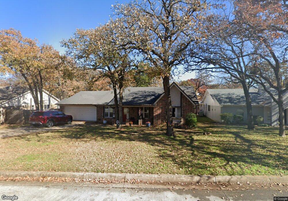 425 Billy Creek Cir, Hurst, TX 76053 - photo 1