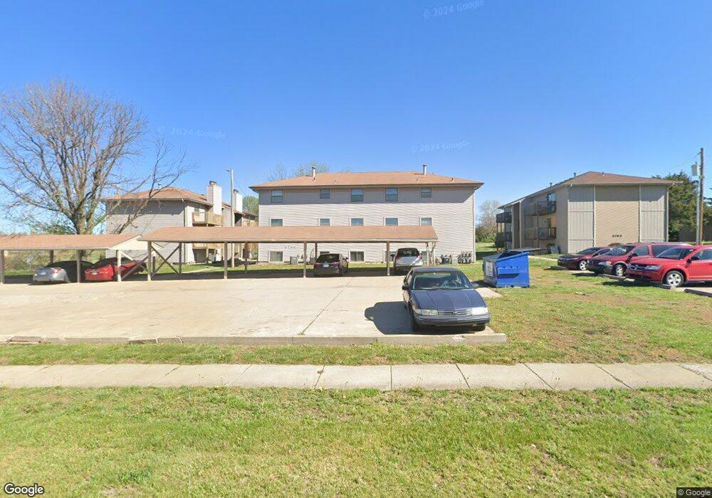 5260 SW West Dr unit F, Topeka, KS 66606 - photo 1