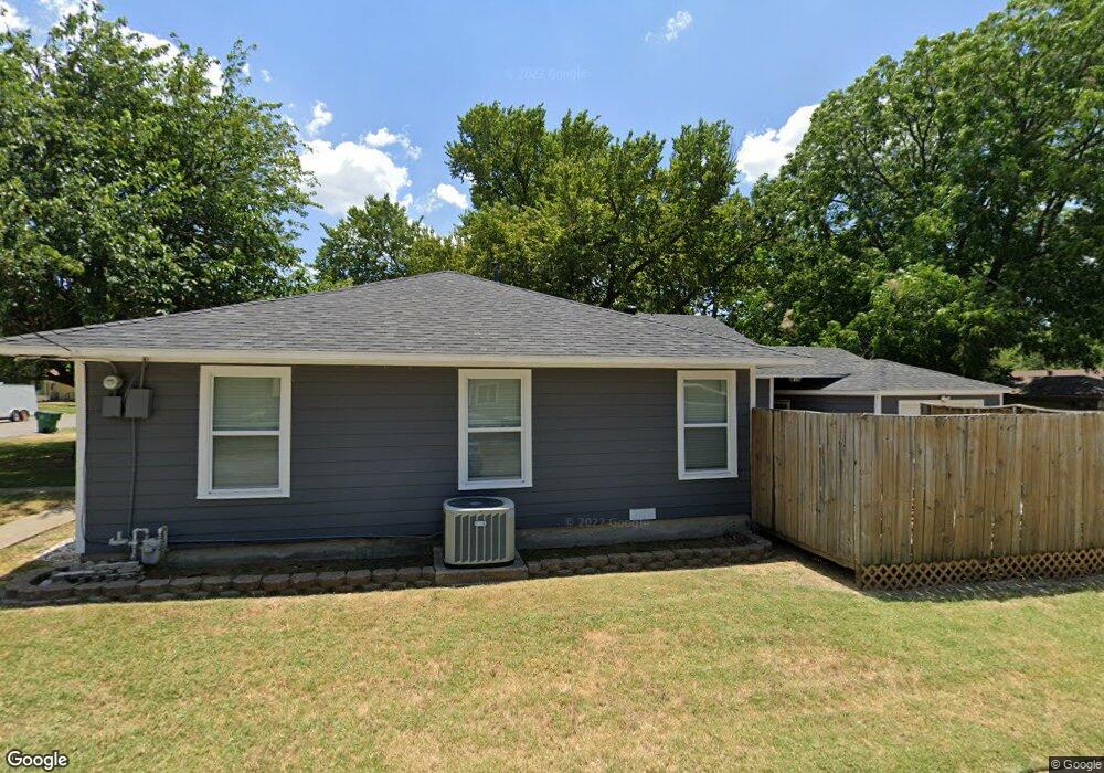 1115 N Howeth St, Gainesville, TX 76240 - photo 1