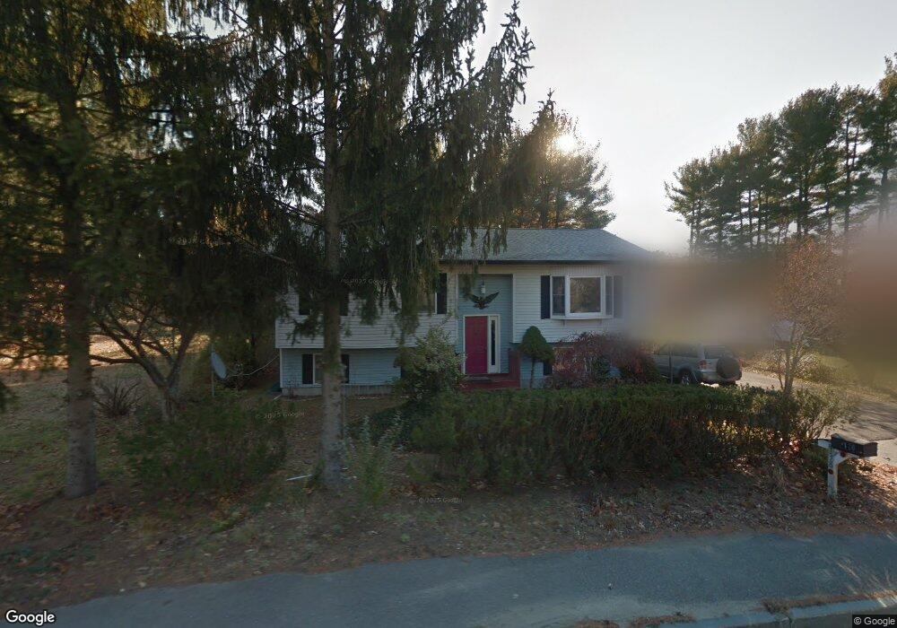 138 E Dunstable Rd, Nashua, NH 03062 - photo 1