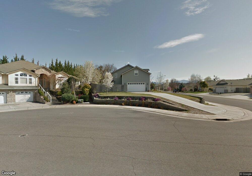 512 Ridgeway Cir, Central Point, OR 97502 - photo 1