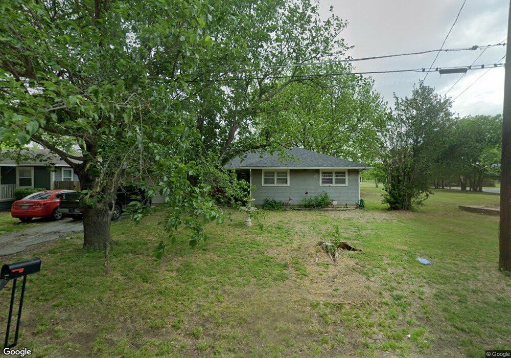 615 S Magnolia St, Pottsboro, TX 75076 - photo 1
