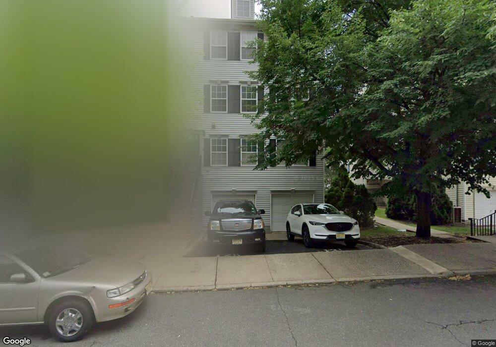 33 Krueger Ct, Newark, NJ 07103 - photo 1