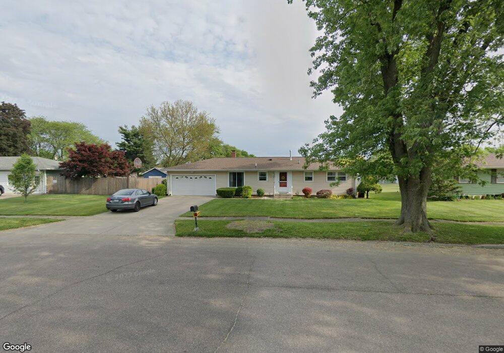 320 Hiawatha Dr, Elkhart, IN 46517 - photo 1