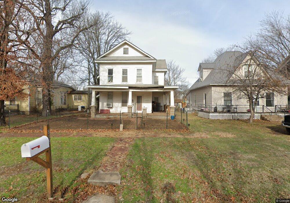 1809 Gabriel Ave, Parsons, KS 67357 - photo 1