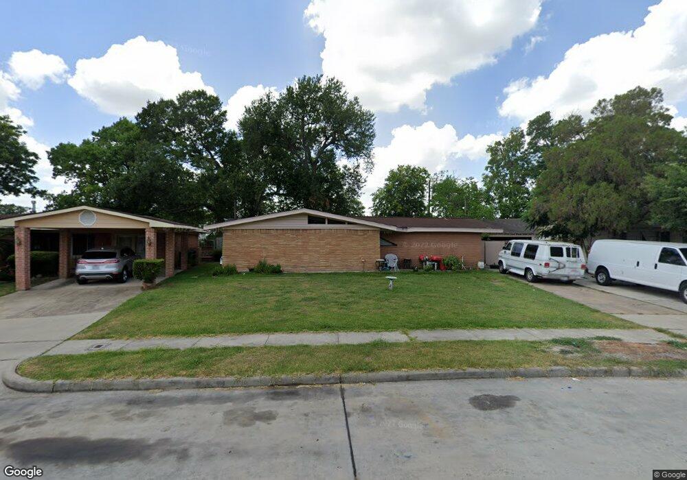 610 Nest Ln, Houston, TX 77022 - photo 1