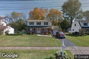 351 Hampton Dr, Feasterville Trevose, PA 19053