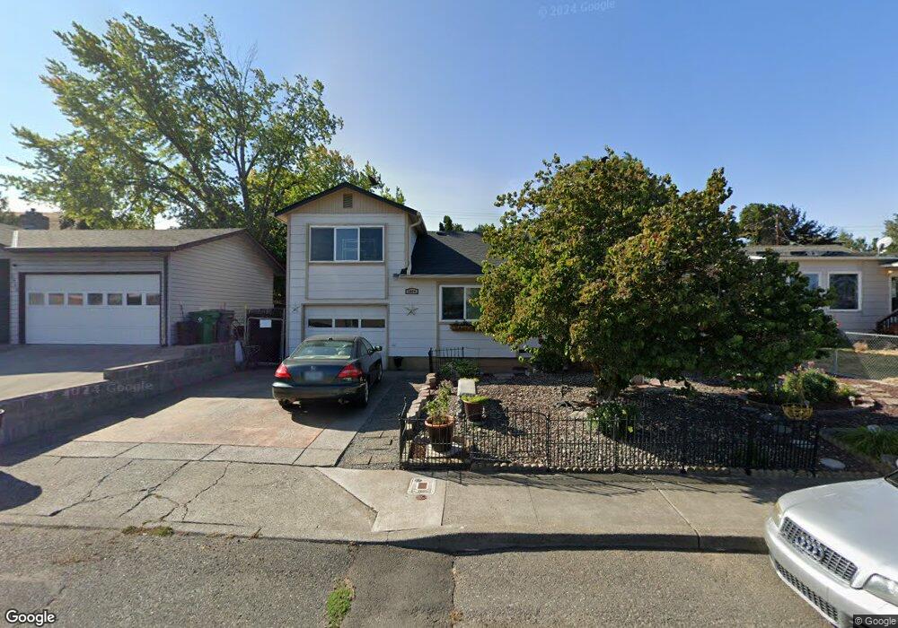 2020 E 13th St, the Dalles, OR 97058 - photo 1