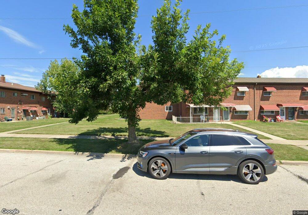 1583 Ridgewick Dr, Wickliffe, OH 44092 - photo 1