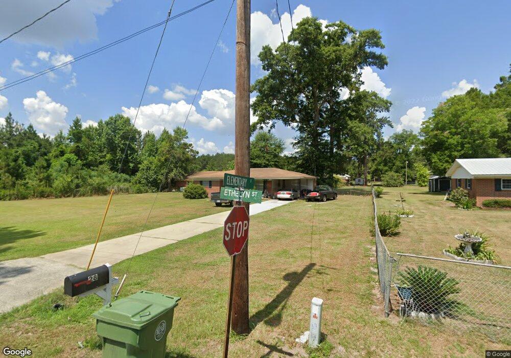 28 Ethlyn St, Hazlehurst, GA 31539 - photo 1