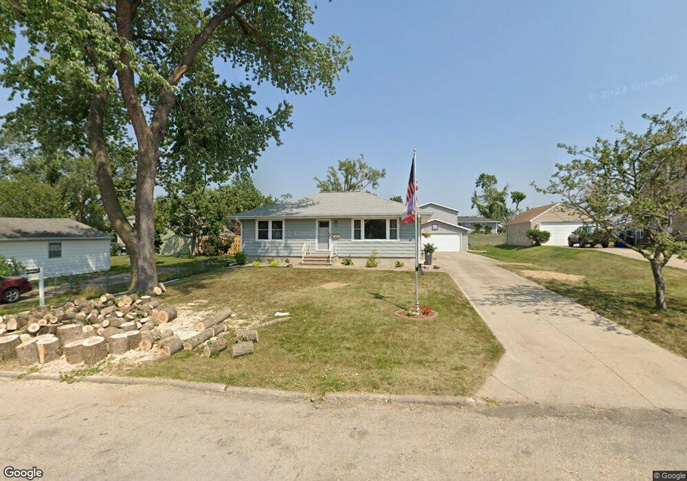 119 21st St SW, Cedar Rapids, IA 52404 - photo 1