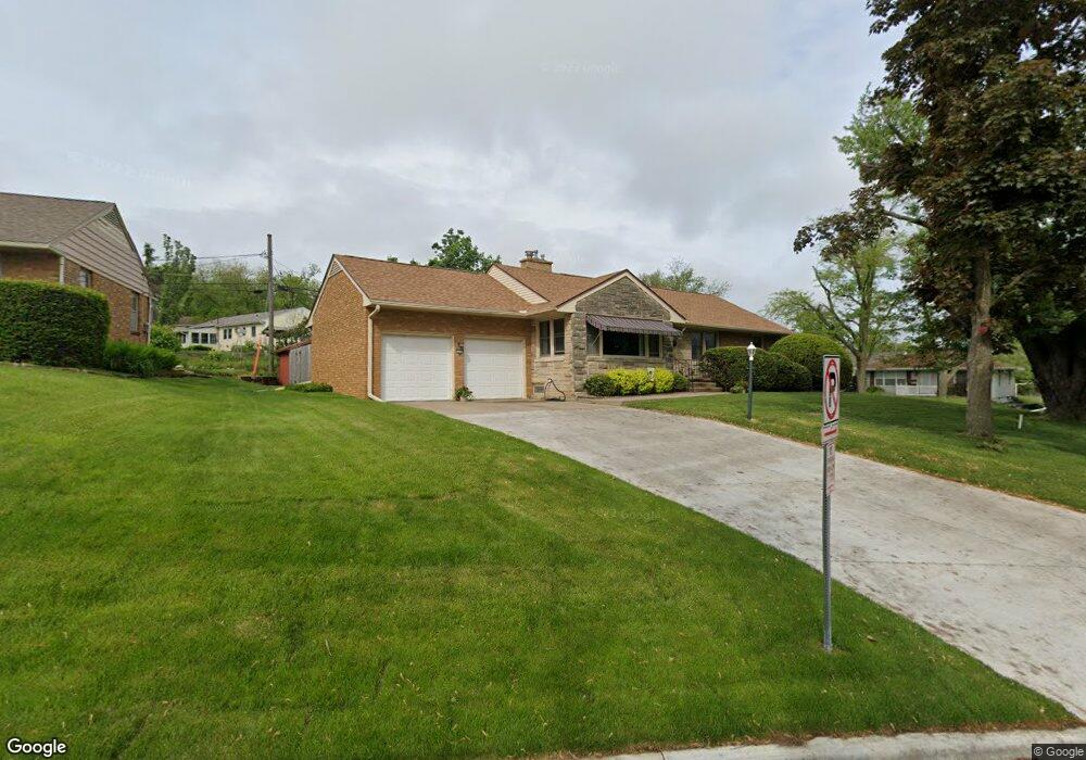 1100 20th St SW, Cedar Rapids, IA 52404 - photo 1