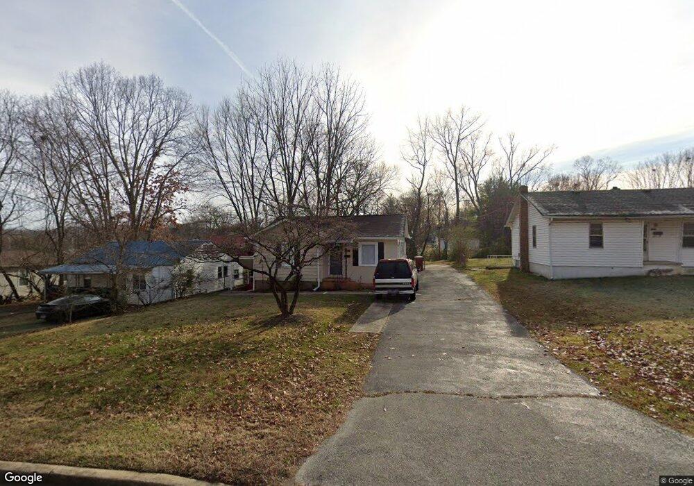 1712 E Unaka Ave, Johnson City, TN 37601 - photo 1