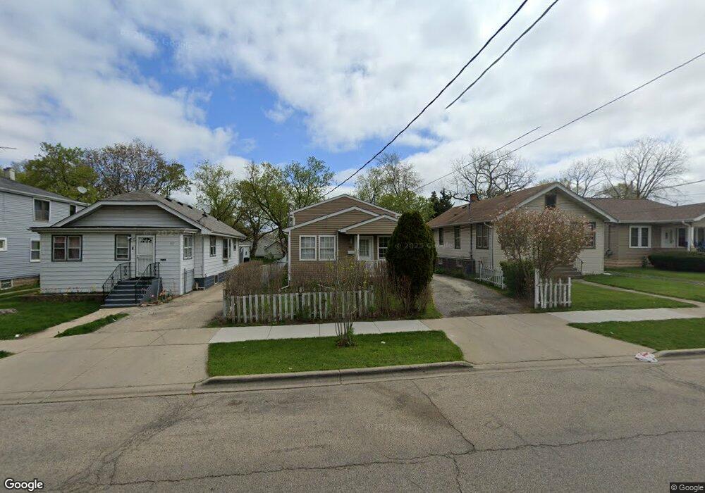 715 N Butrick St, Waukegan, IL 60085 - photo 1