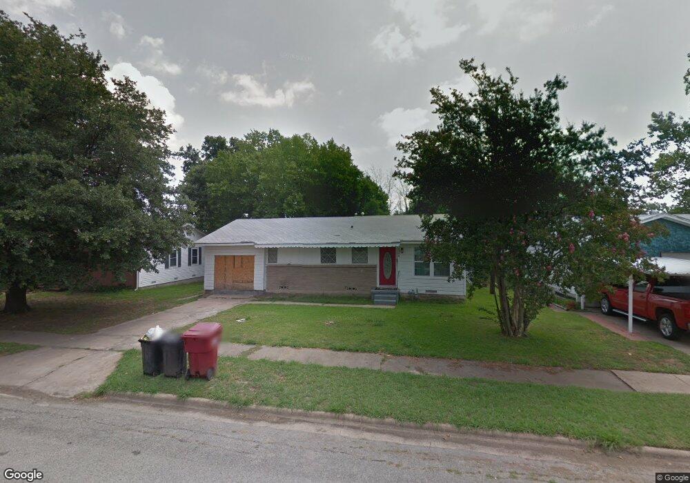 2304 N Main St, Bonham, TX 75418 - photo 1