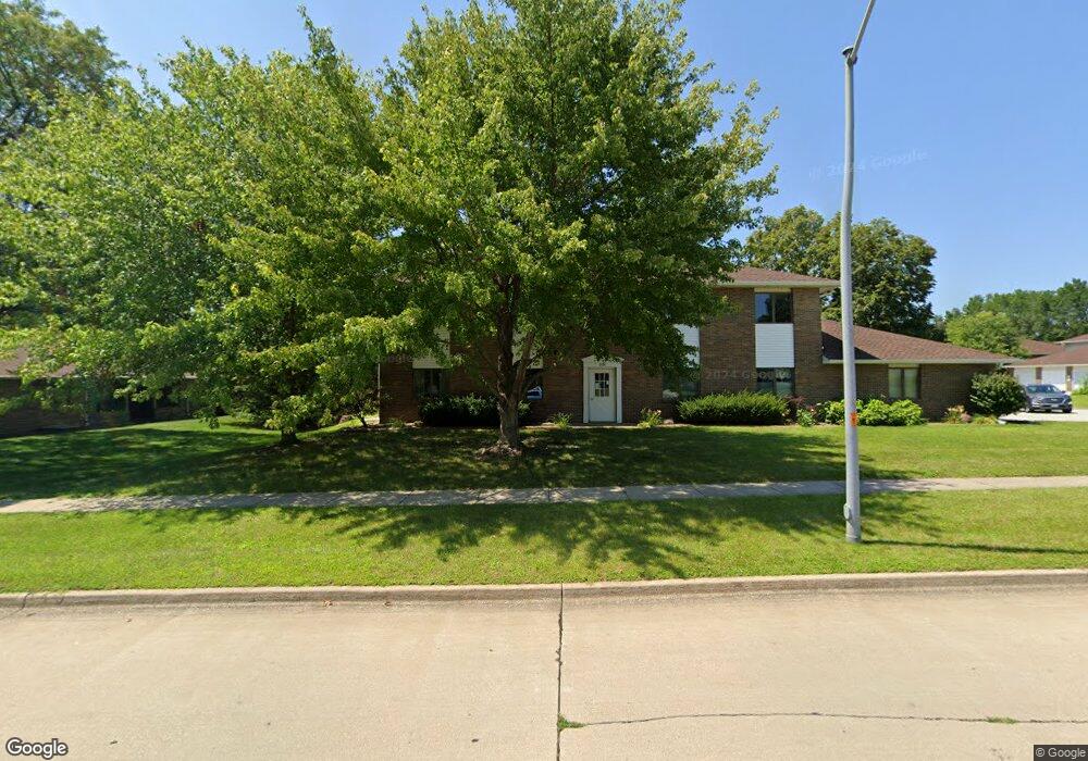 1152 49th St unit A2, West Des Moines, IA 50266 - photo 1