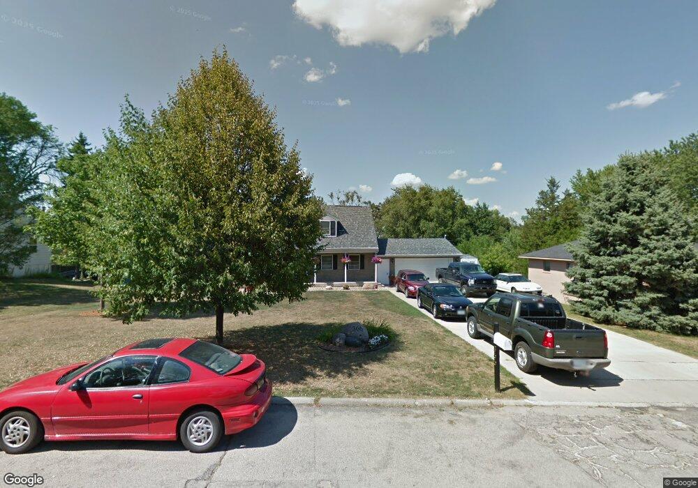 366 28th Ave SW, Cedar Rapids, IA 52404 - photo 1