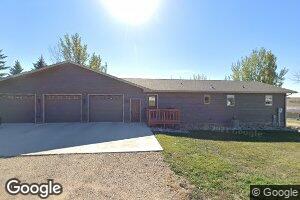 307 7th St NW, Kenmare, ND 58746