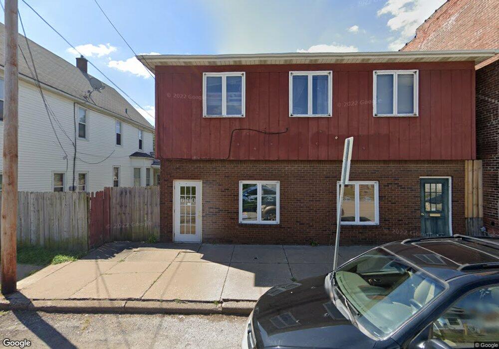 718 18th Avenue Ct E, Moline, IL 61265 - photo 1