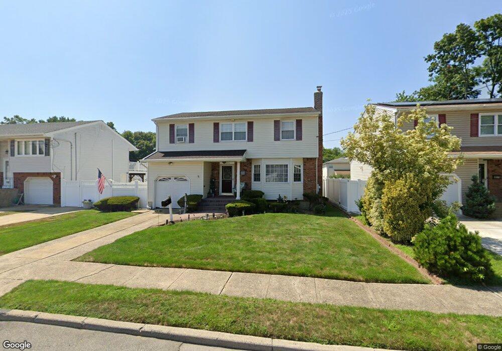 1994 Seamans Neck Rd, Seaford, NY 11783 - photo 1