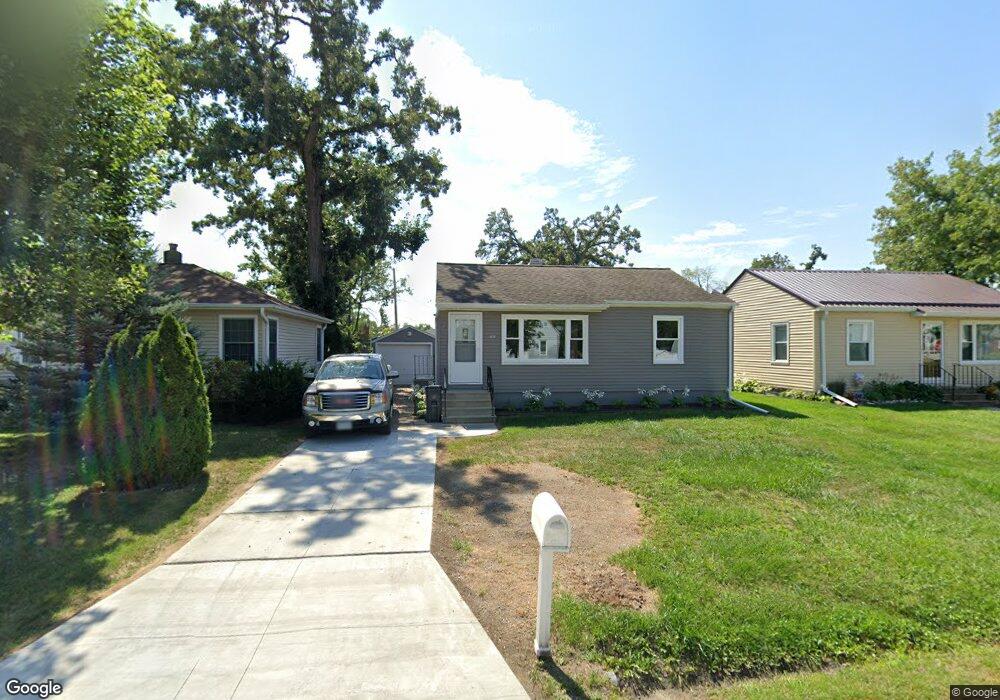 1837 E Ave NW, Cedar Rapids, IA 52405 - photo 1