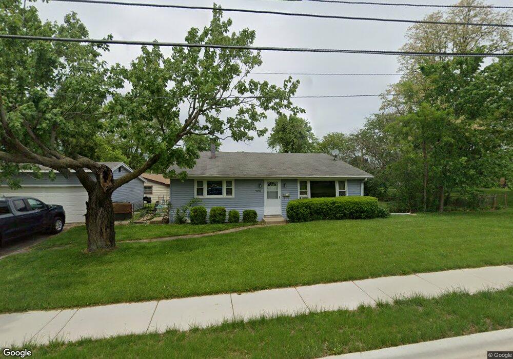 1231 Navajo Dr, Carpentersville, IL 60110 - photo 1