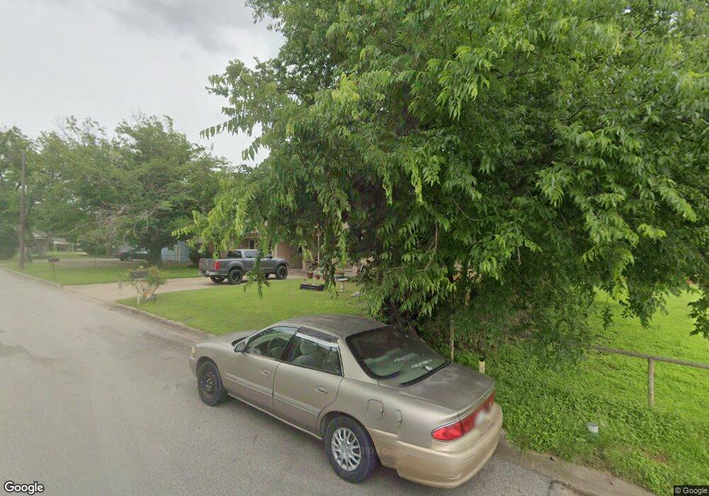 110 Dale St, Cleburne, TX 76031 - photo 1