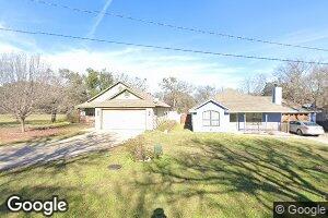 712 E Moore St, Granbury, TX 76048