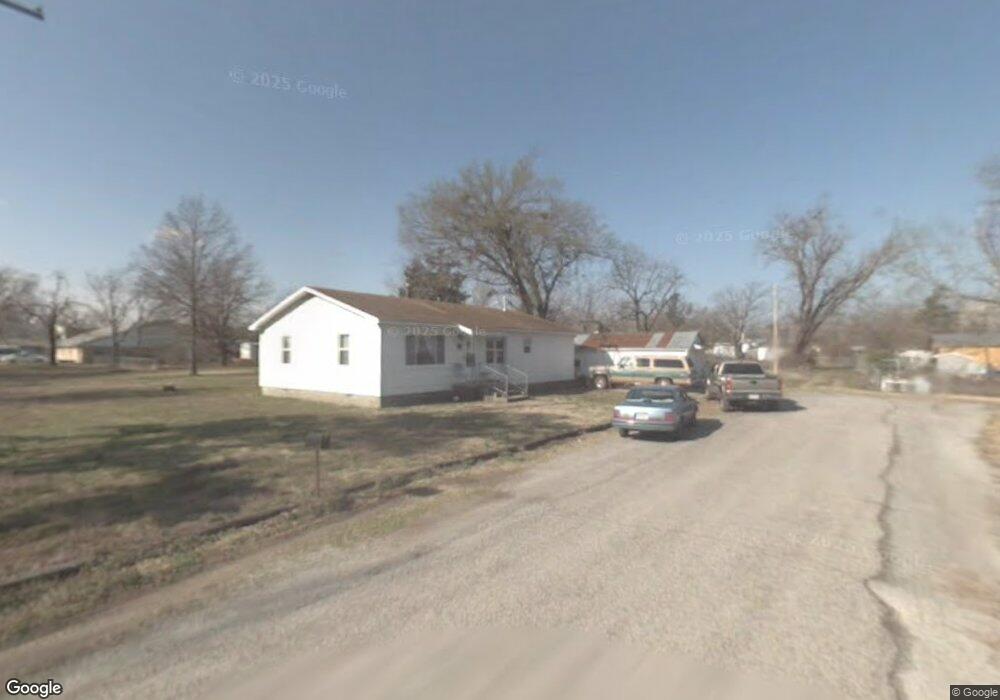 211 Fay Ave, Chouteau, OK 74337 - photo 1