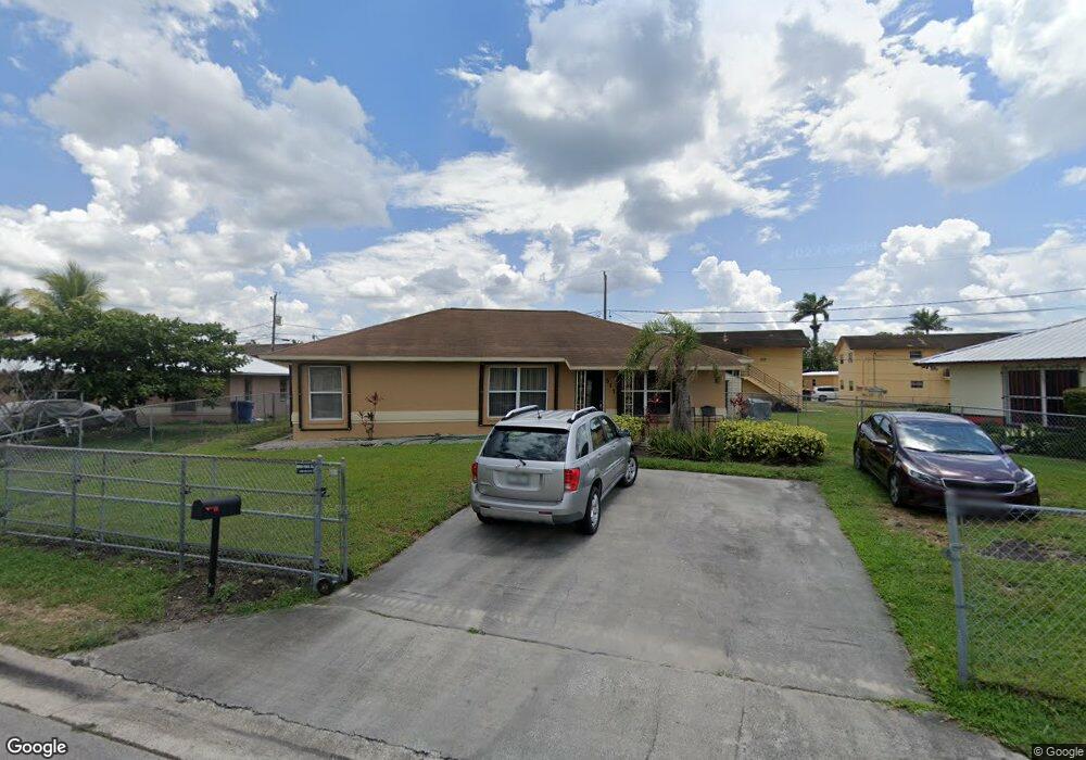 577 SW 10th St, Belle Glade, FL 33430 - photo 1
