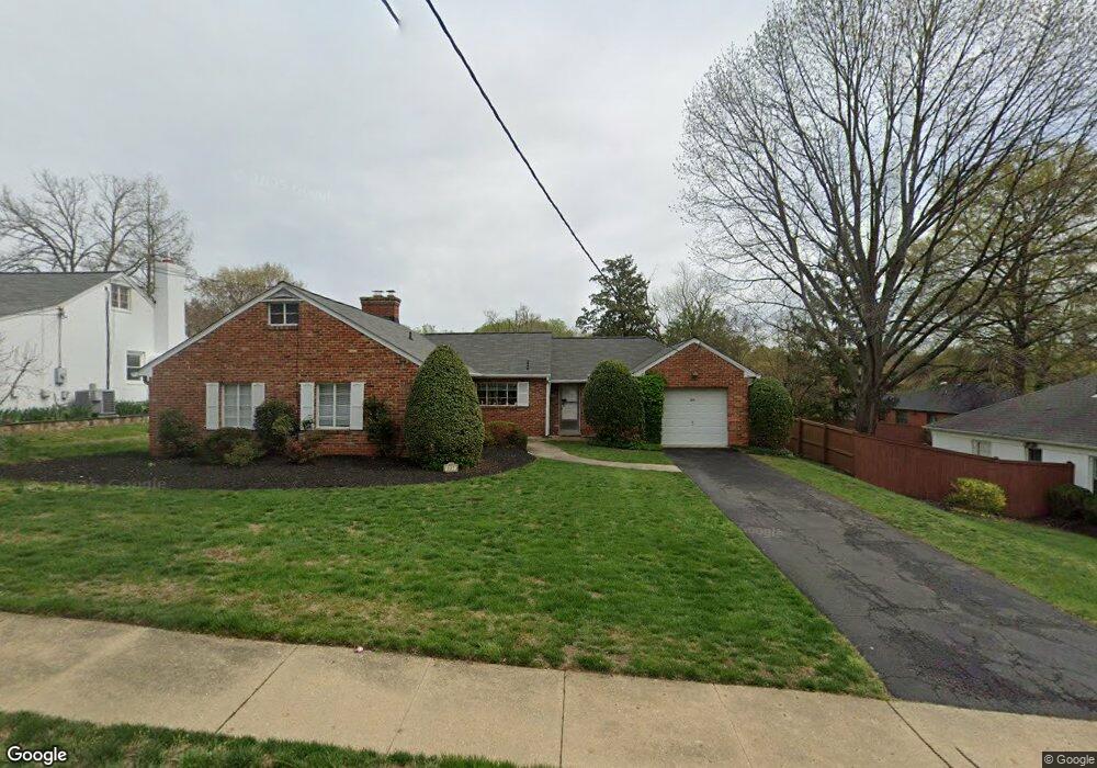 307 Crown View Dr, Alexandria, VA 22314 - photo 1