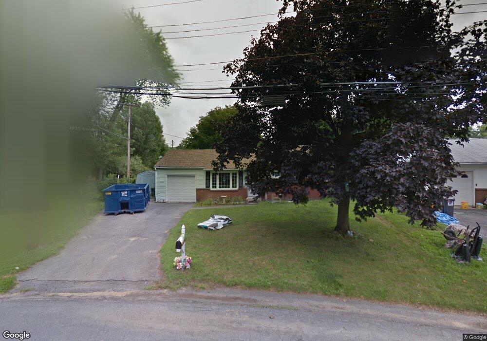 28 Winslow Dr, Schenectady, NY 12309 - photo 1