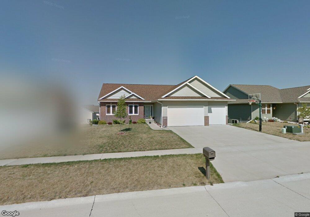 3516 Badger Dr SW, Cedar Rapids, IA 52404 - photo 1