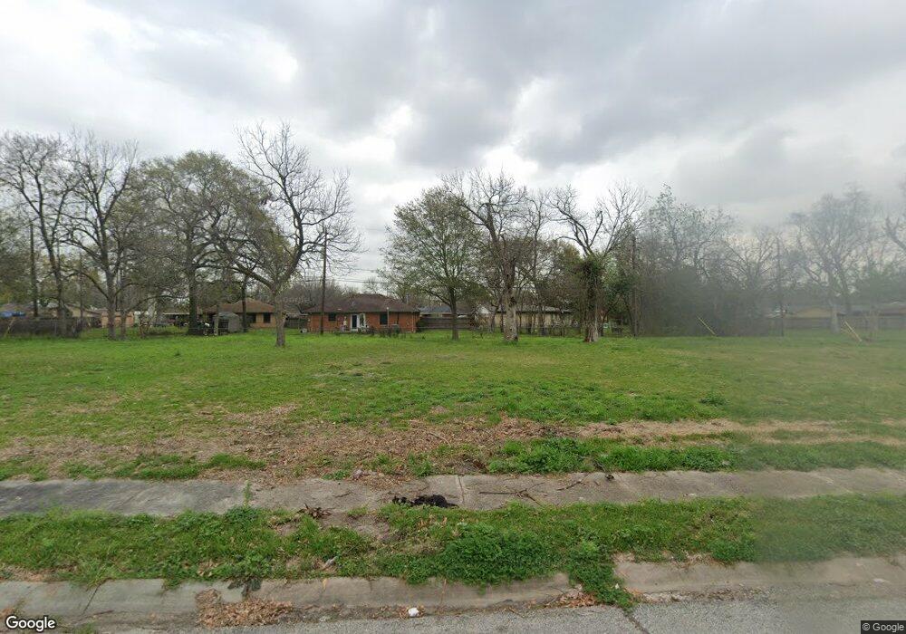 333 Glenburnie Dr, Houston, TX 77022 - photo 1