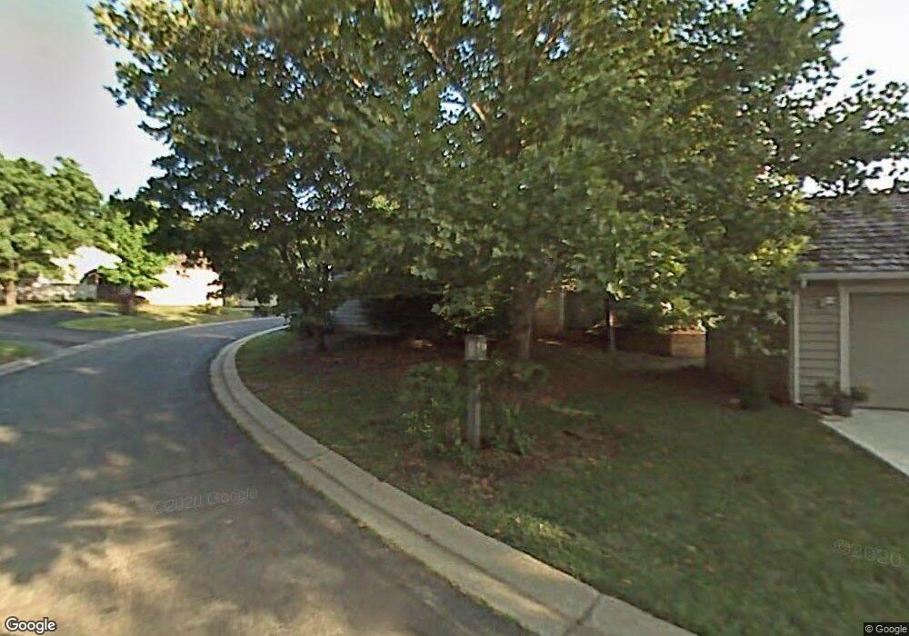 27 SW Pepper Tree Ln, Topeka, KS 66611 - photo 1