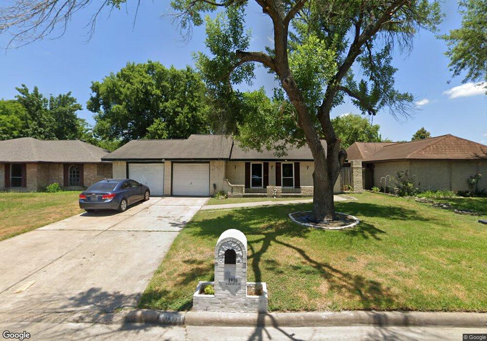 1910 Aldsworth Dr, Houston, TX 77088 - photo 1