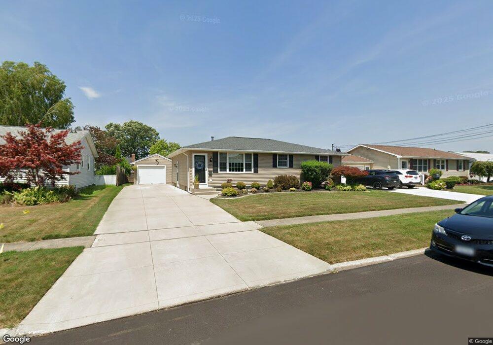 826 Remington Dr, North Tonawanda, NY 14120 - photo 1