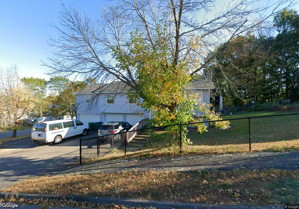 10 Hillcrest Ln, Fitchburg, MA 01420 - photo 1