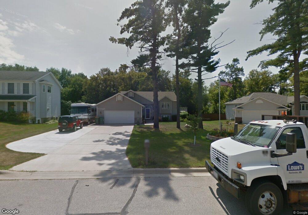 525 Lancaster Blvd, Zumbrota, MN 55992 - photo 1