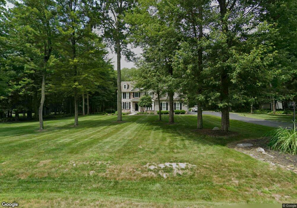 710 Ice House Dr, Mountain Top, PA 18707 - photo 1