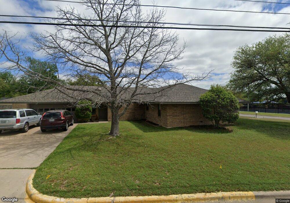 916 W Anderson St, Weatherford, TX 76086 - photo 1