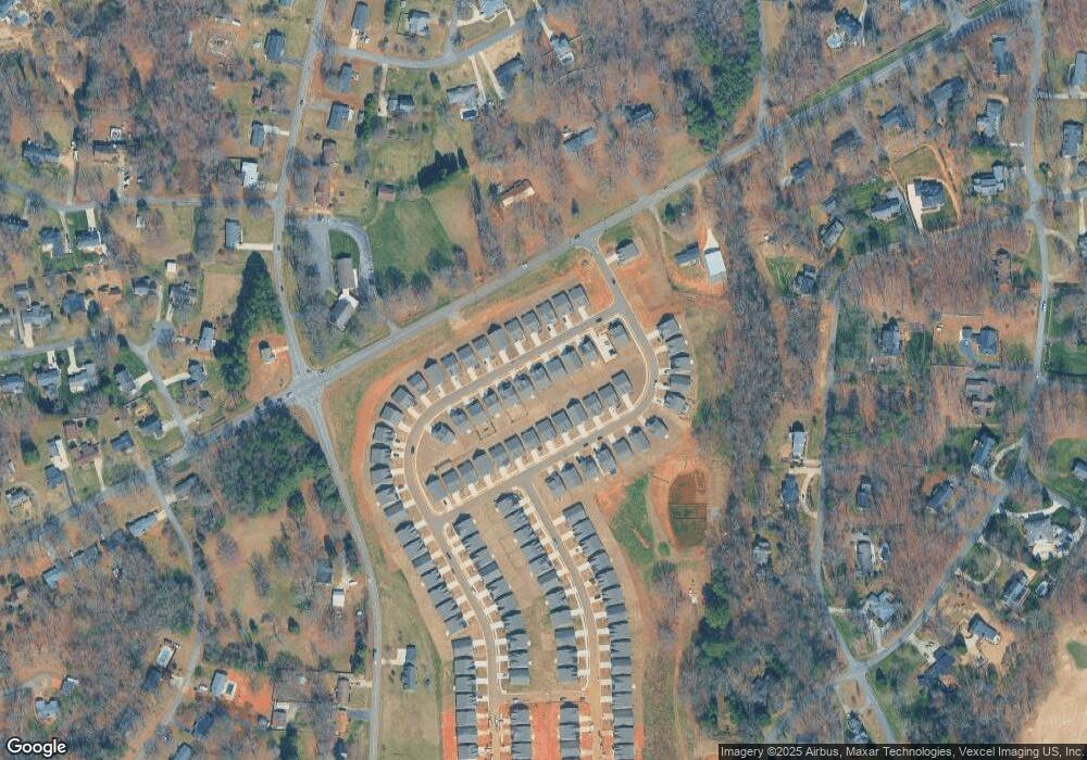 2910 E Broad St, Statesville, NC 28625 - photo 1