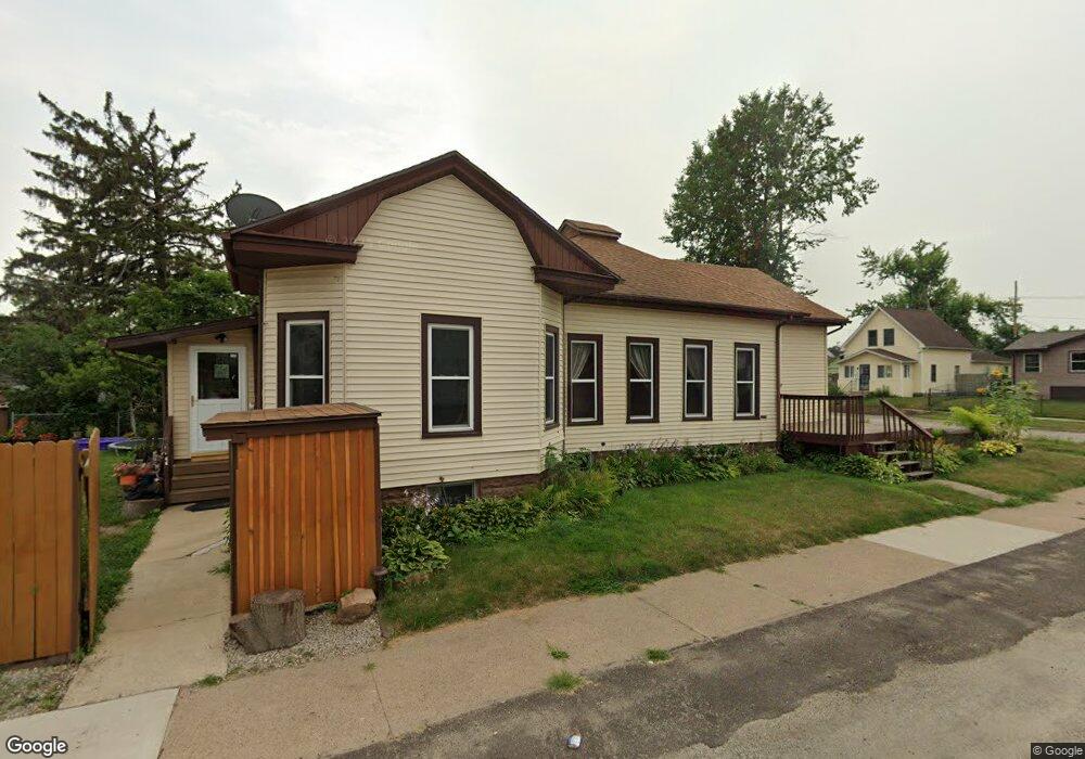 1801 K St SW, Cedar Rapids, IA 52404 - photo 1