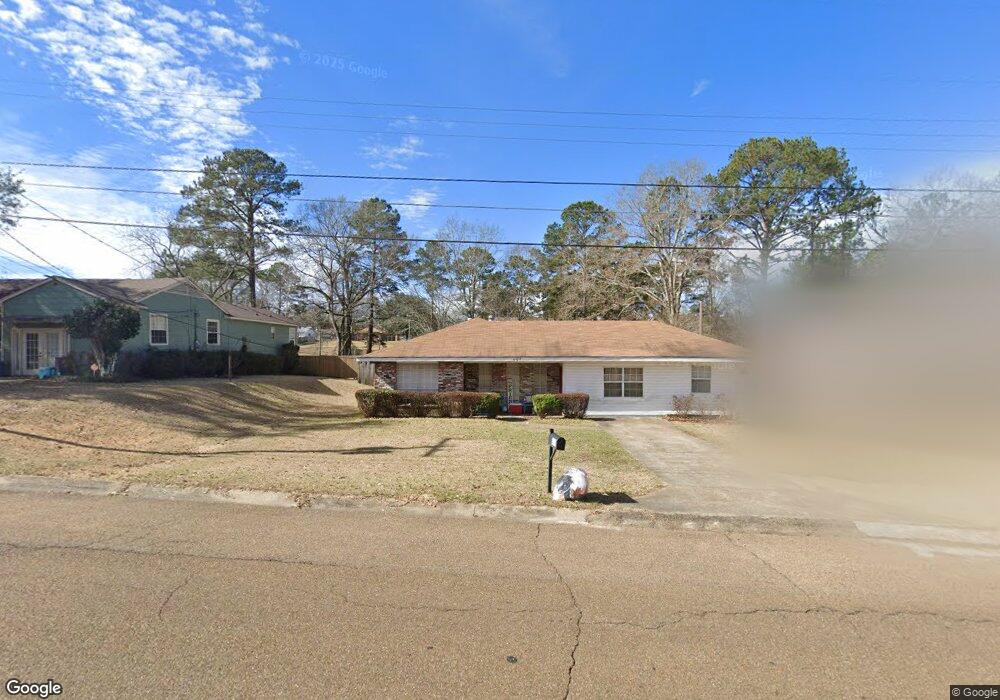 609 West Ave N, McComb, MS 39648 - photo 1