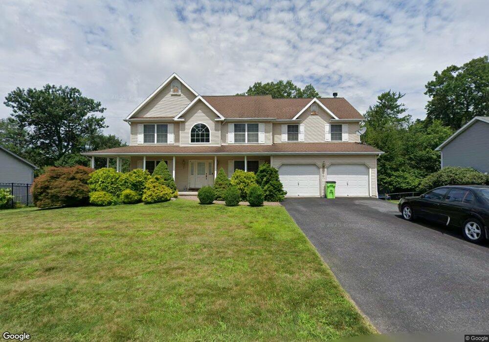 119 Kestrel Rd, Mountain Top, PA 18707 - photo 1