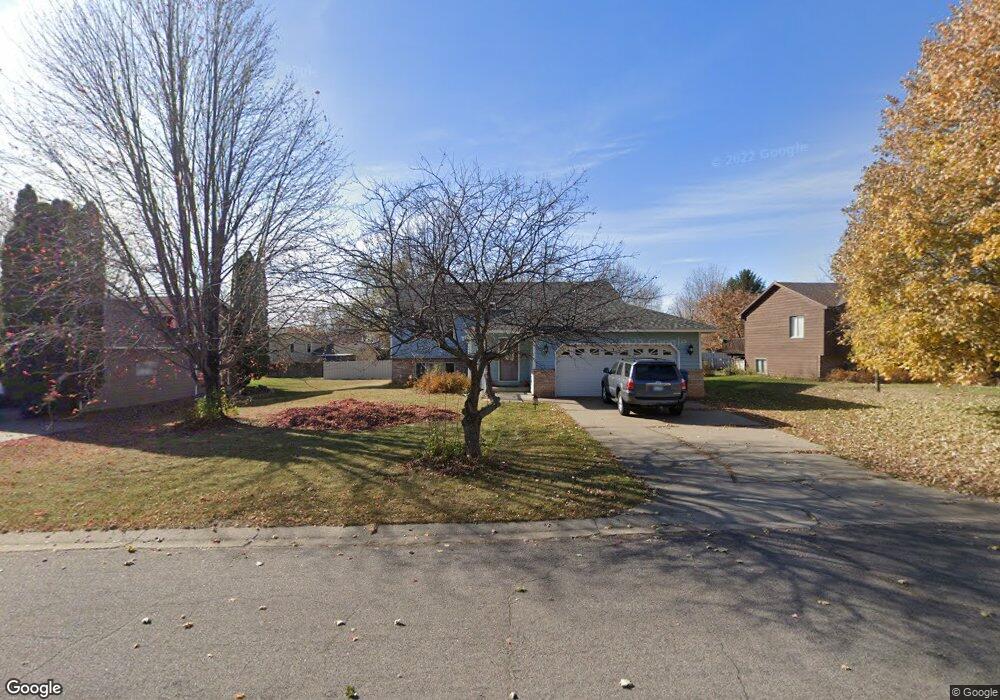 1917 E Highview Dr, Sauk Rapids, MN 56379 - photo 1