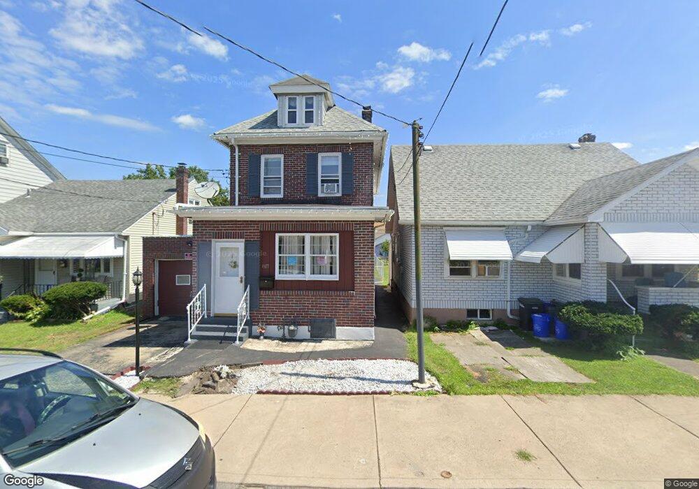 817 Grant St, Hazleton, PA 18201 - photo 1