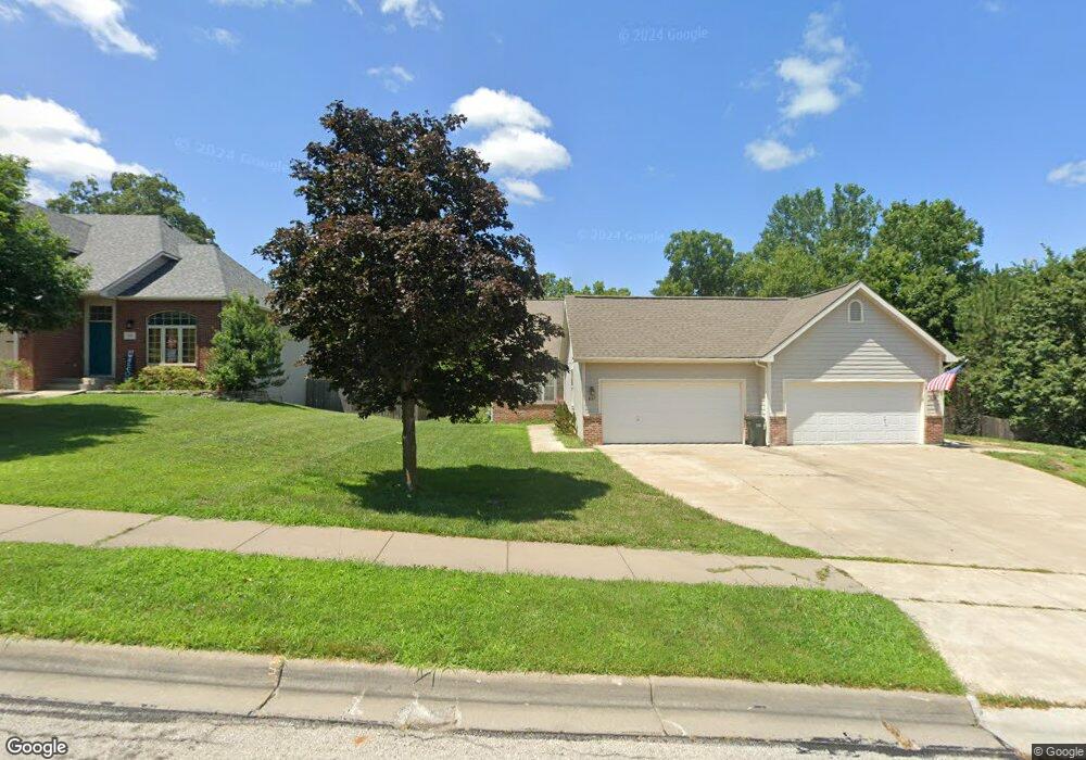 807 N Fieldstone Dr, Lawrence, KS 66049 - photo 1