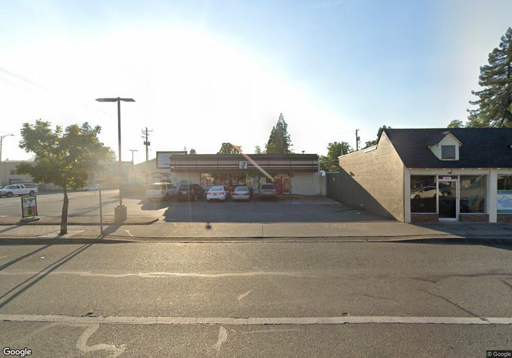 790 SW 6th St, Grants Pass, OR 97526 - photo 1